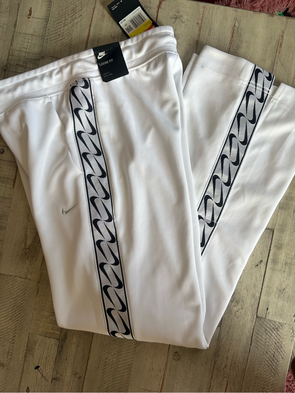 New with tags Nike White Track Pants with Black Swoosh Tape Small